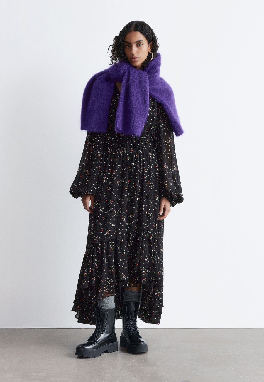 Платье & other stories LONG-SLEEVE FRILLED , Black
Платье & other stories LONG-SLEEVE FRILLED , Black