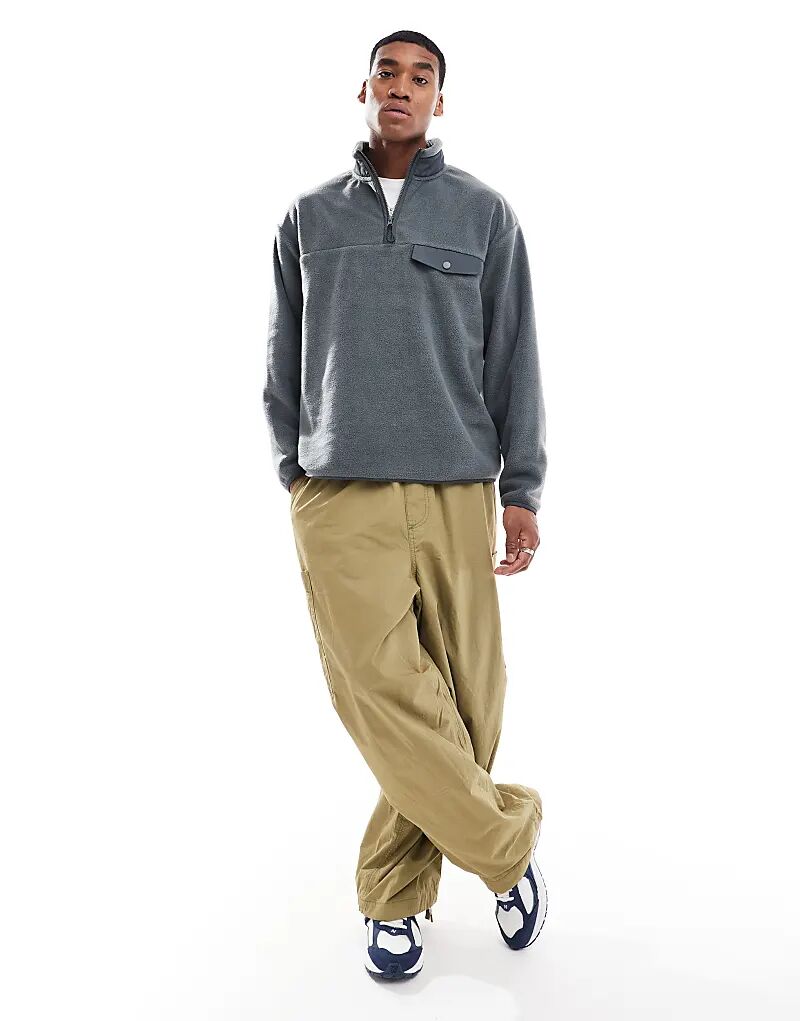 Флисовая толстовка свободного кроя с застежкой-молнией на половину длины и нагрудным карманом серого цвета ASOS DESIGN
Флисовая толстовка свободного кроя с застежкой-молнией на половину длины и нагрудным карманом серого цвета ASOS DESIGN