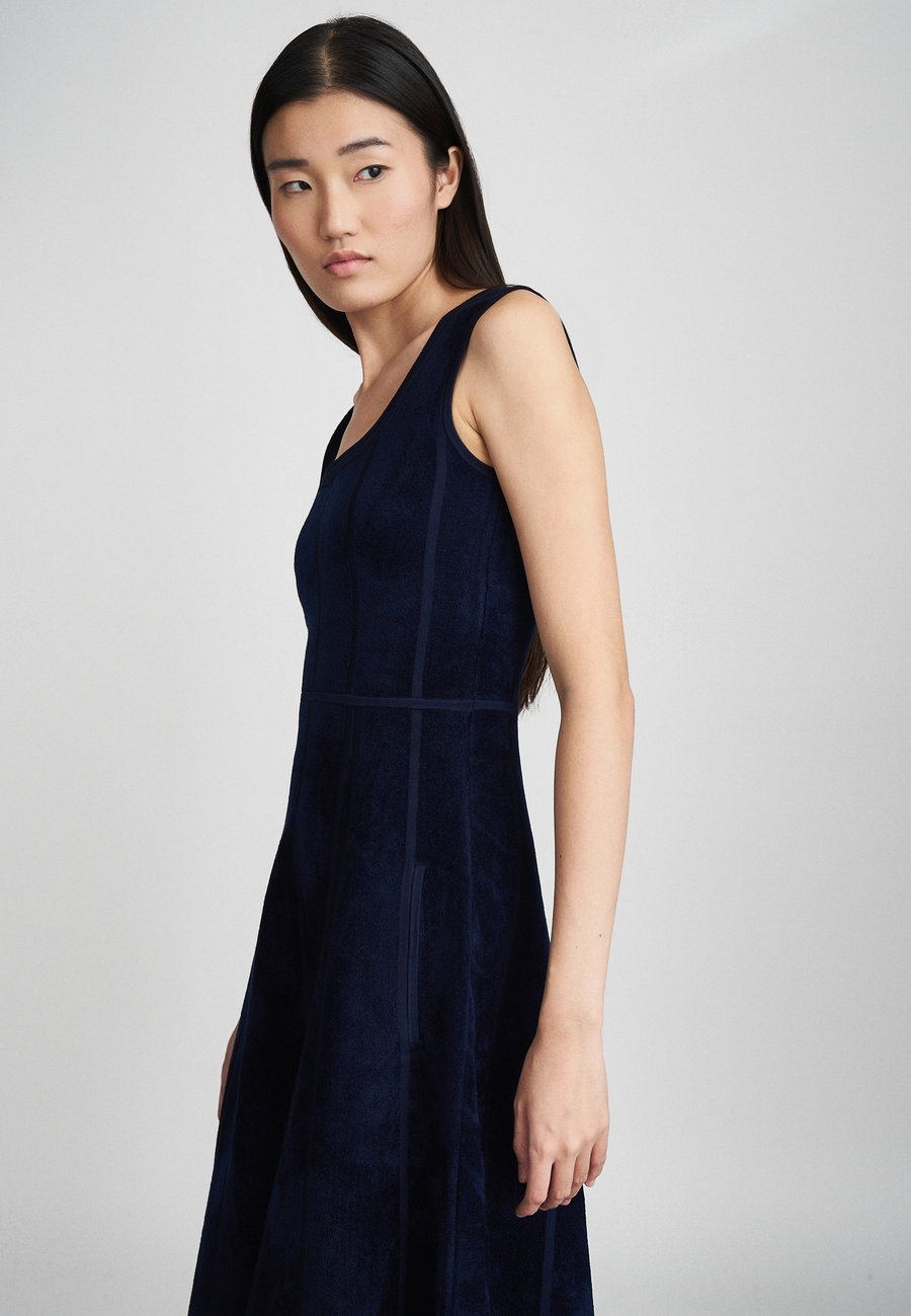 Платье Maje RENJY, Marine/Dark Blue
Платье Maje RENJY, Marine/Dark Blue