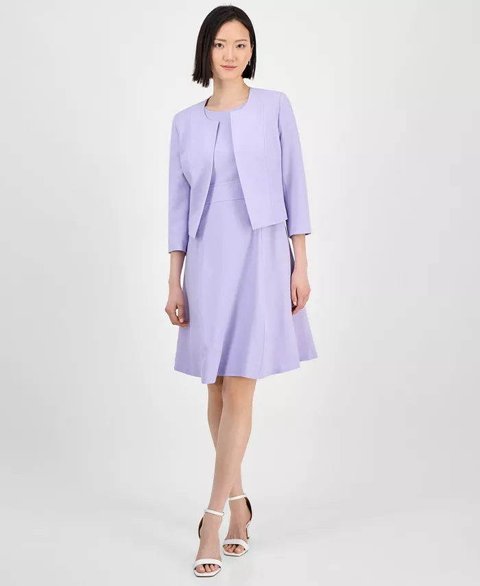 Женский комплект с бескозыркой болеро с открытым передом и платьем-футляром без рукавов с круглым вырезом, Regular и Petite Le Suit, фиолетовый
Женский комплект с бескозыркой болеро с открытым передом и платьем-футляром без рукавов с круглым вырезом, Regular и Petite Le Suit, фиолетовый