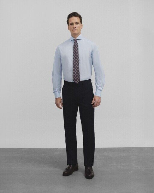 Классические однотонные мужские брюки Silbon, темно-синий
Классические однотонные мужские брюки Silbon, темно-синий