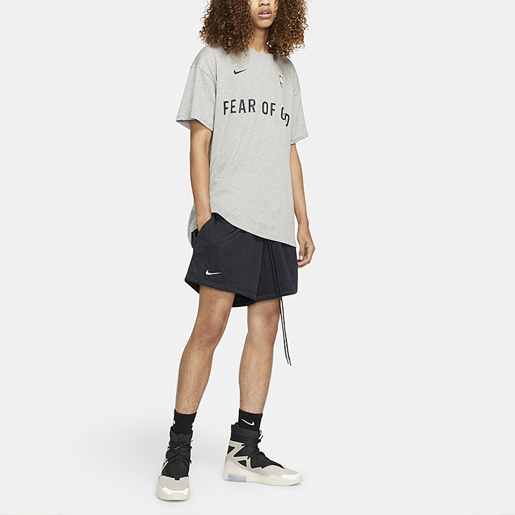 Мужские баскетбольные шорты Nike, цвет Black
Мужские баскетбольные шорты Nike, цвет Black