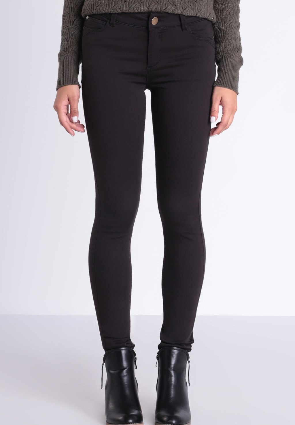 Джинсы облегающего кроя темно-серого цвета BONOBO Jeans, темно-серый
Джинсы облегающего кроя темно-серого цвета BONOBO Jeans, темно-серый