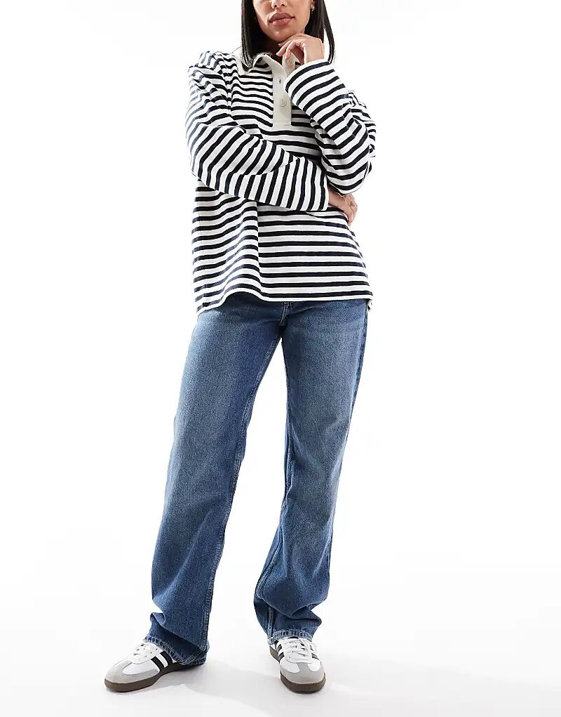 Прямые джинсы темного цвета Bershka
Прямые джинсы темного цвета Bershka