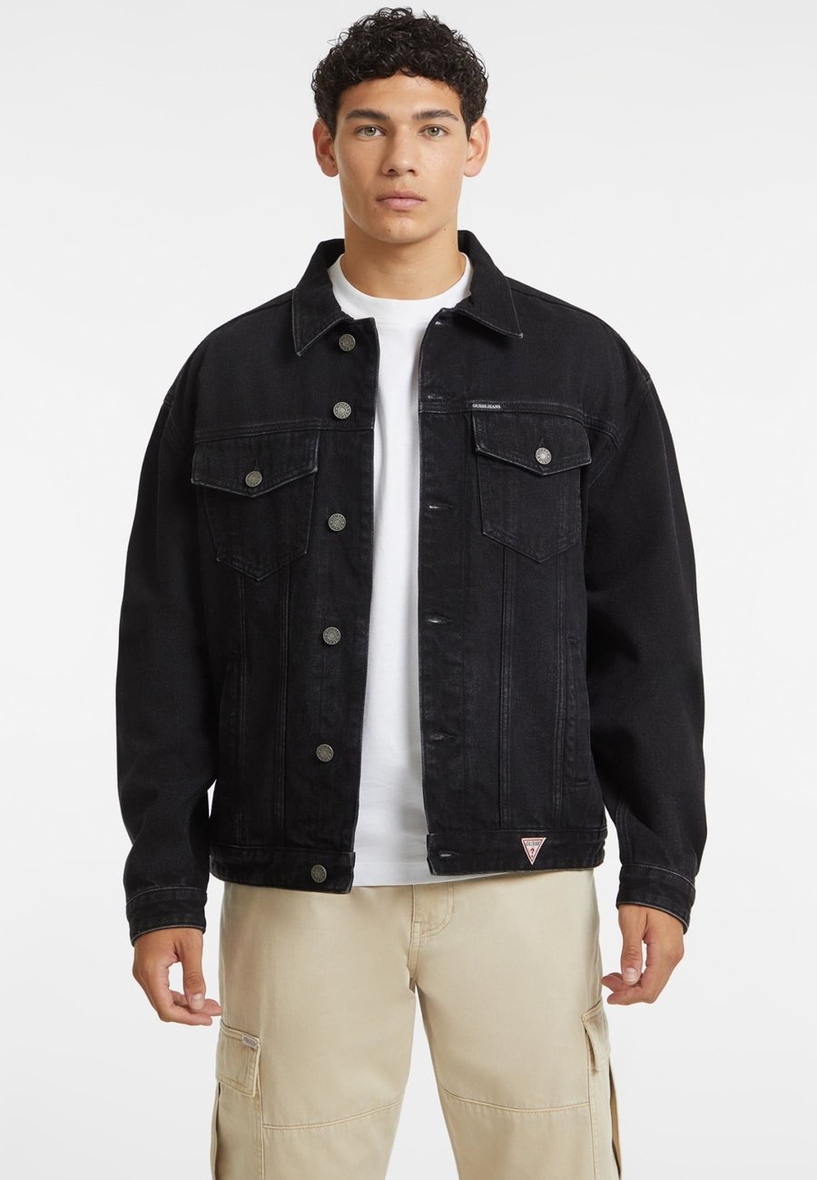 Куртка Guess TRUCKER- OVERSIZED, Schwarz/Black
Куртка Guess TRUCKER- OVERSIZED, Schwarz/Black
