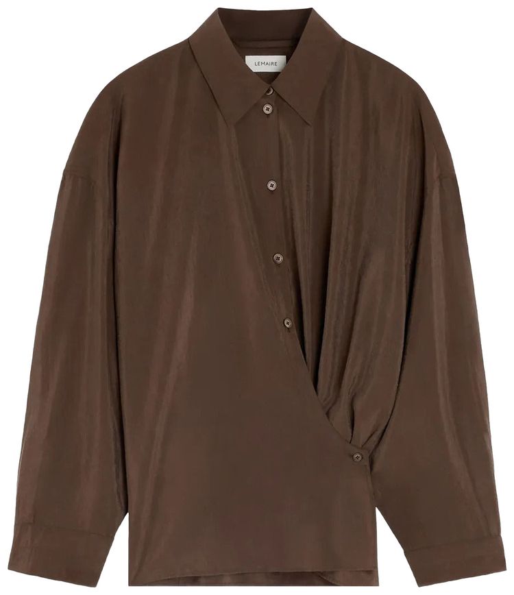 Рубашка Lemaire с прямым воротником и перекрученным кроем, модель «Брюнетка», коричневый
Рубашка Lemaire с прямым воротником и перекрученным кроем, модель «Брюнетка», коричневый