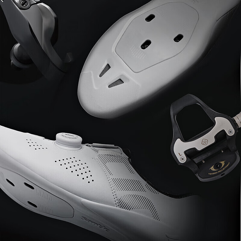 Шоссейные велосипедные туфли Santic Sendike с замком профессиональные 41, белый
Шоссейные велосипедные туфли Santic Sendike с замком профессиональные 41, белый