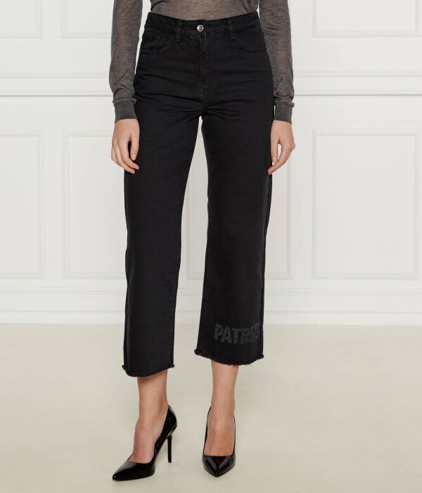 Джинсы женские Patrizia Pepe капри прямого кроя, черный
Джинсы женские Patrizia Pepe капри прямого кроя, черный
