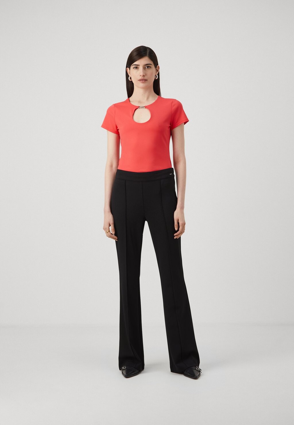 Футболка с принтом KEYHOLE MORGEN Guess, красный
Футболка с принтом KEYHOLE MORGEN Guess, красный