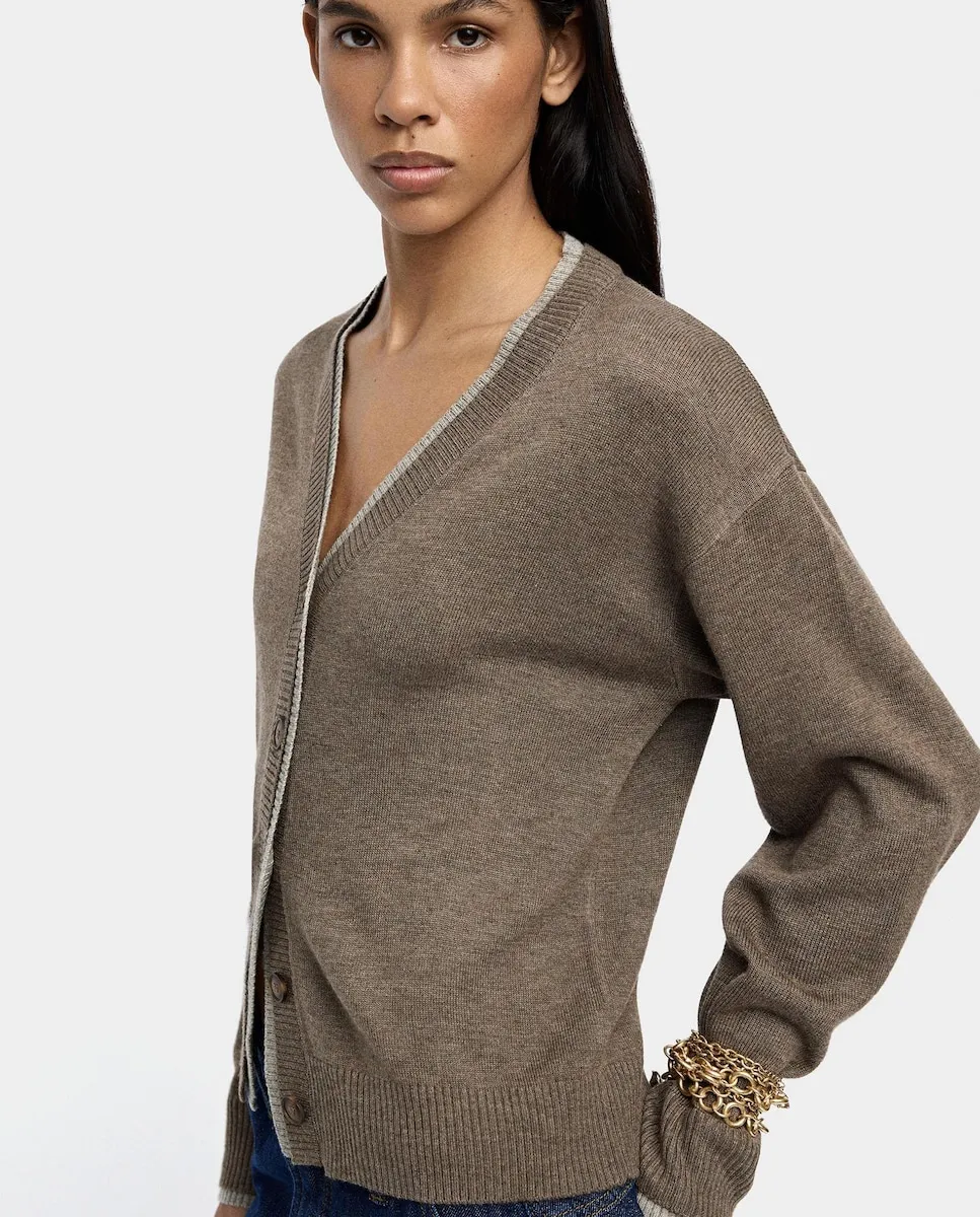 Женский вязаный кардиган на пуговицах Parfois, коричневый
Женский вязаный кардиган на пуговицах Parfois, коричневый