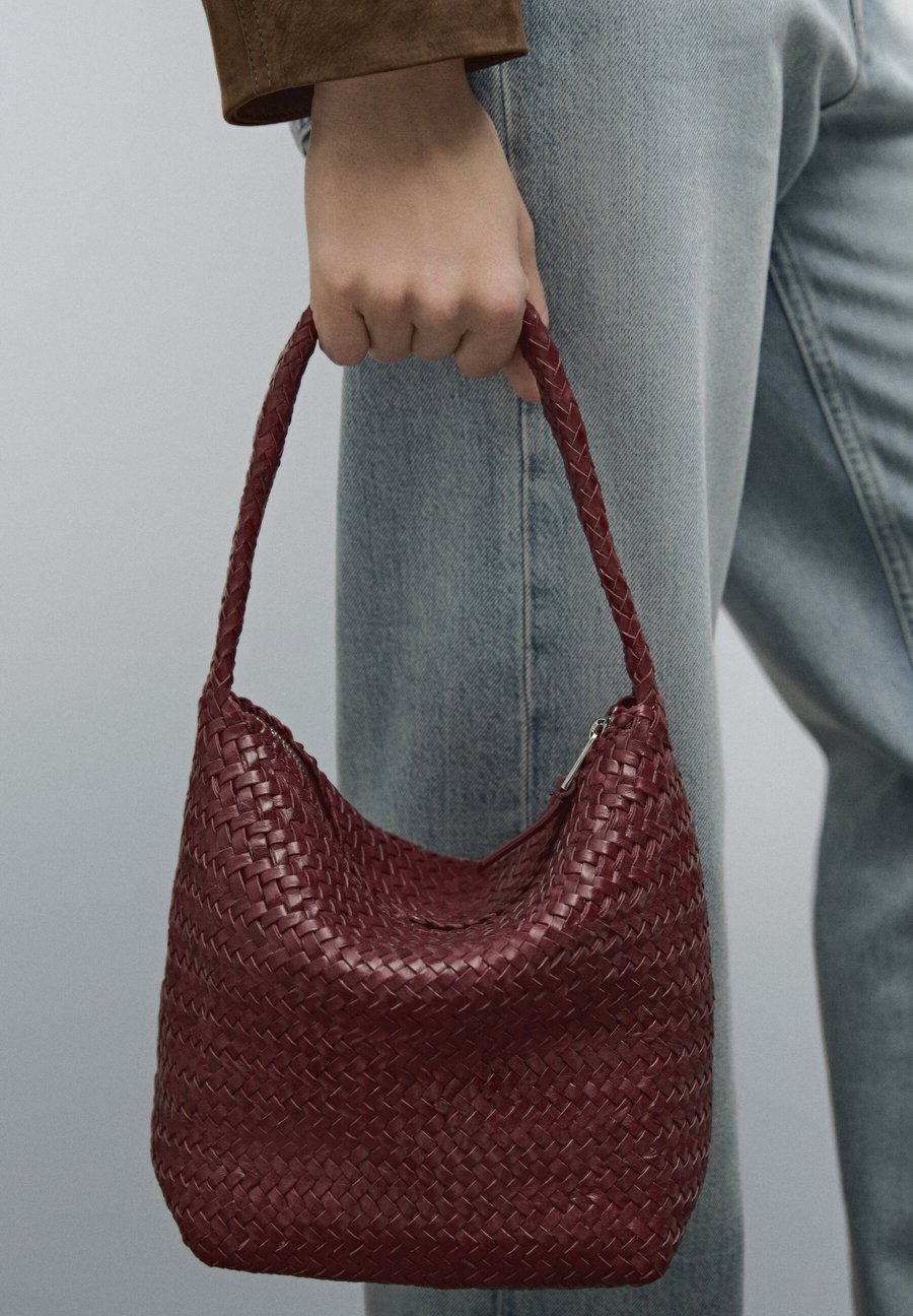 Сумка Massimo Dutti BUCKET, Bordeaux
Сумка Massimo Dutti BUCKET, Bordeaux