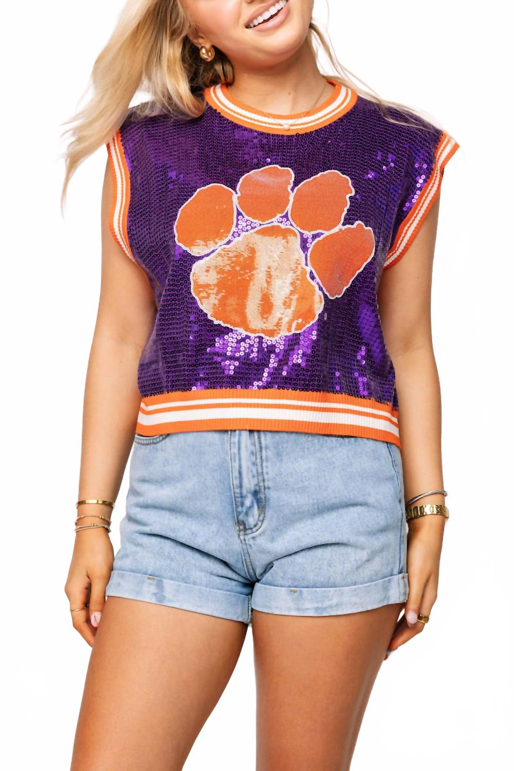 QUEEN OF SPARKLES Майка с изображением талисмана команды Клемсон, полностью украшенная пайетками, фиолетового цвета
QUEEN OF SPARKLES Майка с изображением талисмана команды Клемсон, полностью украшенная пайетками, фиолетового цвета