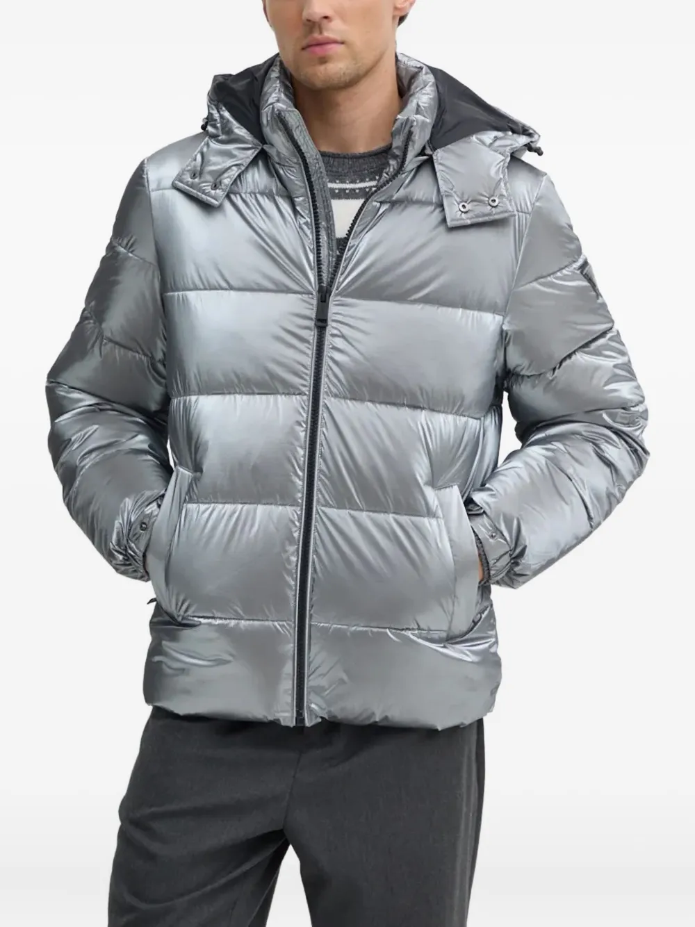 Пуховик с капюшоном Guess Usa, серебристый
Пуховик с капюшоном Guess Usa, серебристый