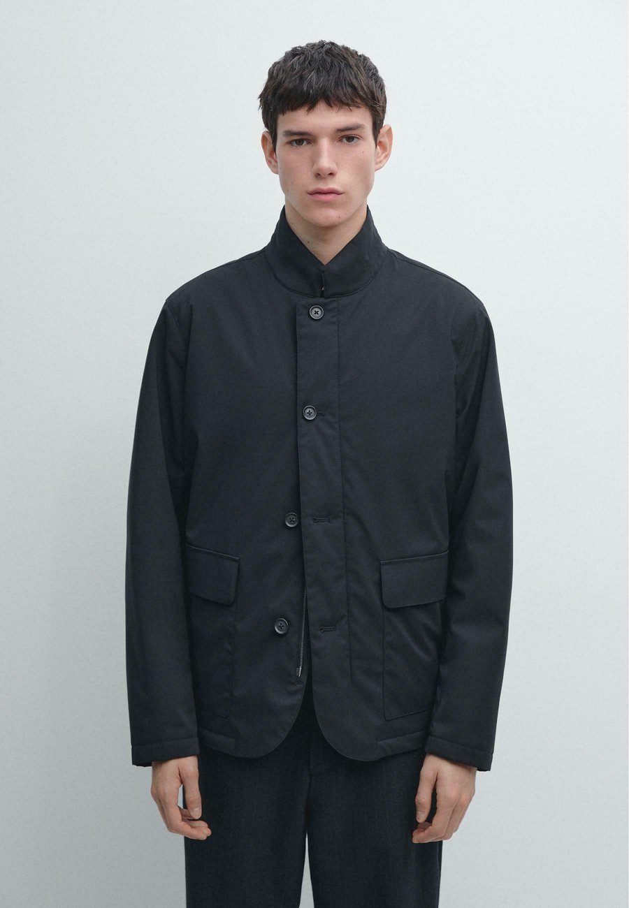 Куртка Massimo Dutti WATER-REPELLENT PUFFER, Dark Blue
Куртка Massimo Dutti WATER-REPELLENT PUFFER, Dark Blue