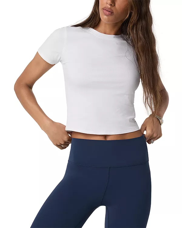 Футболка с облегающим силуэтом. Vuori, белый
Футболка с облегающим силуэтом. Vuori, белый