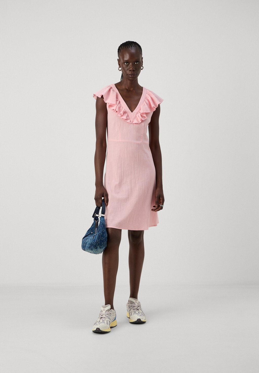 Дневное платье VMCAMMI CAP SLEEVE SHORT DRESS Vero Moda, абрикос
Дневное платье VMCAMMI CAP SLEEVE SHORT DRESS Vero Moda, абрикос