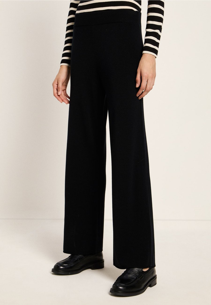 Брюки LANIUS Trousers, Black
Брюки LANIUS Trousers, Black