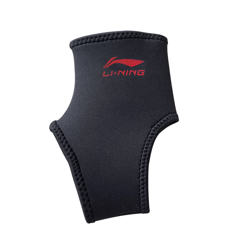 Мужские баскетбольные беговые щиколоточные бандажи LINING, черный
Мужские баскетбольные беговые щиколоточные бандажи LINING, черный