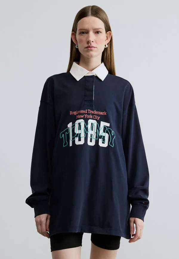 Футболка-Поло большого размера с вышитым логотипом Tommy Jeans, Dark Night Navy, Синий, Футболка-Поло большого размера с вышитым логотипом Tommy Jeans, Dark Night Navy
Футболка-Поло большого размера с вышитым логотипом Tommy Jeans, Dark Night Navy, Синий, Футболка-Поло большого размера с вышитым логотипом Tommy Jeans, Dark Night Navy