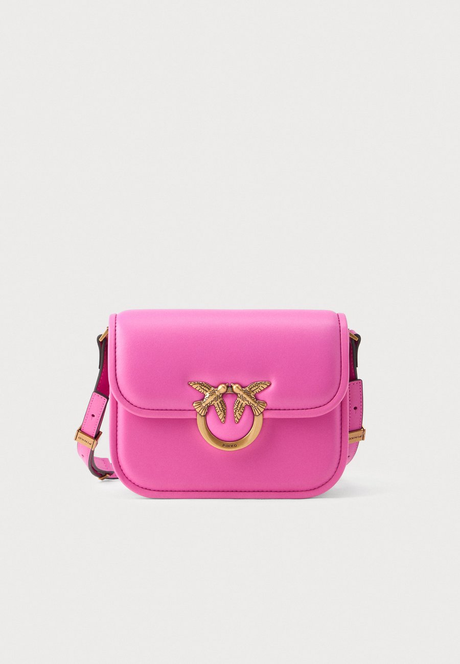 Сумка кросс-боди Pinko LOVE BOX MINI, Rosa Flogo/Gold-Coloured/Pink
Сумка кросс-боди Pinko LOVE BOX MINI, Rosa Flogo/Gold-Coloured/Pink