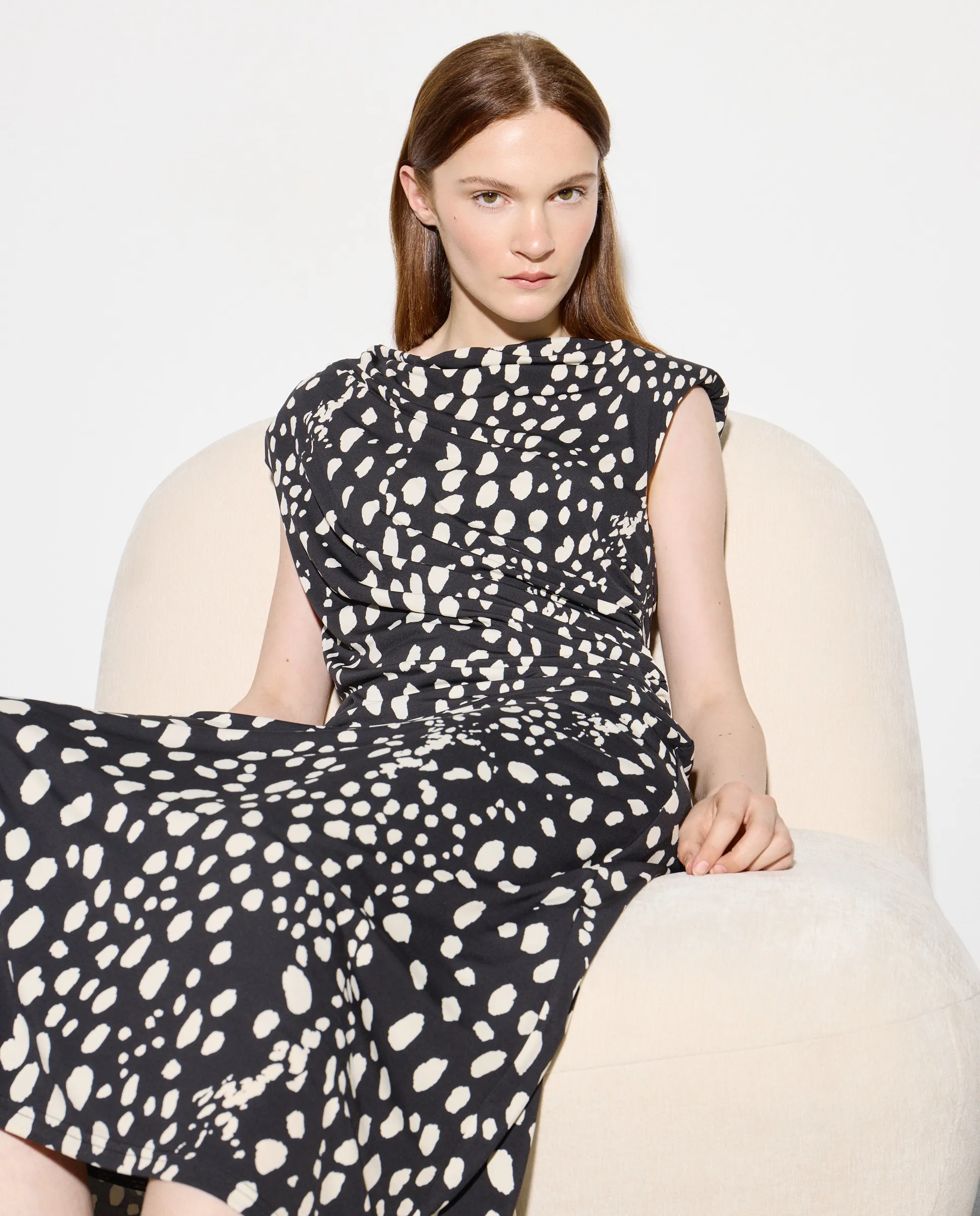 Платье без рукавов с драпировкой Woman El Corte Inglés, черный
Платье без рукавов с драпировкой Woman El Corte Inglés, черный