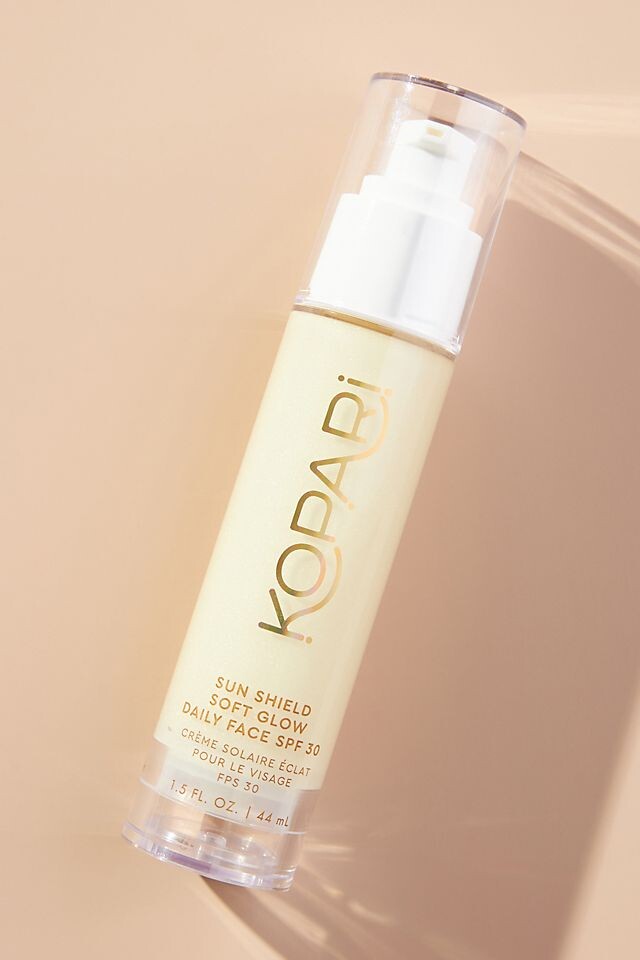 Ежедневный солнцезащитный крем для лица Kopari Sun Shield Soft Glow SPF 30
Ежедневный солнцезащитный крем для лица Kopari Sun Shield Soft Glow SPF 30
