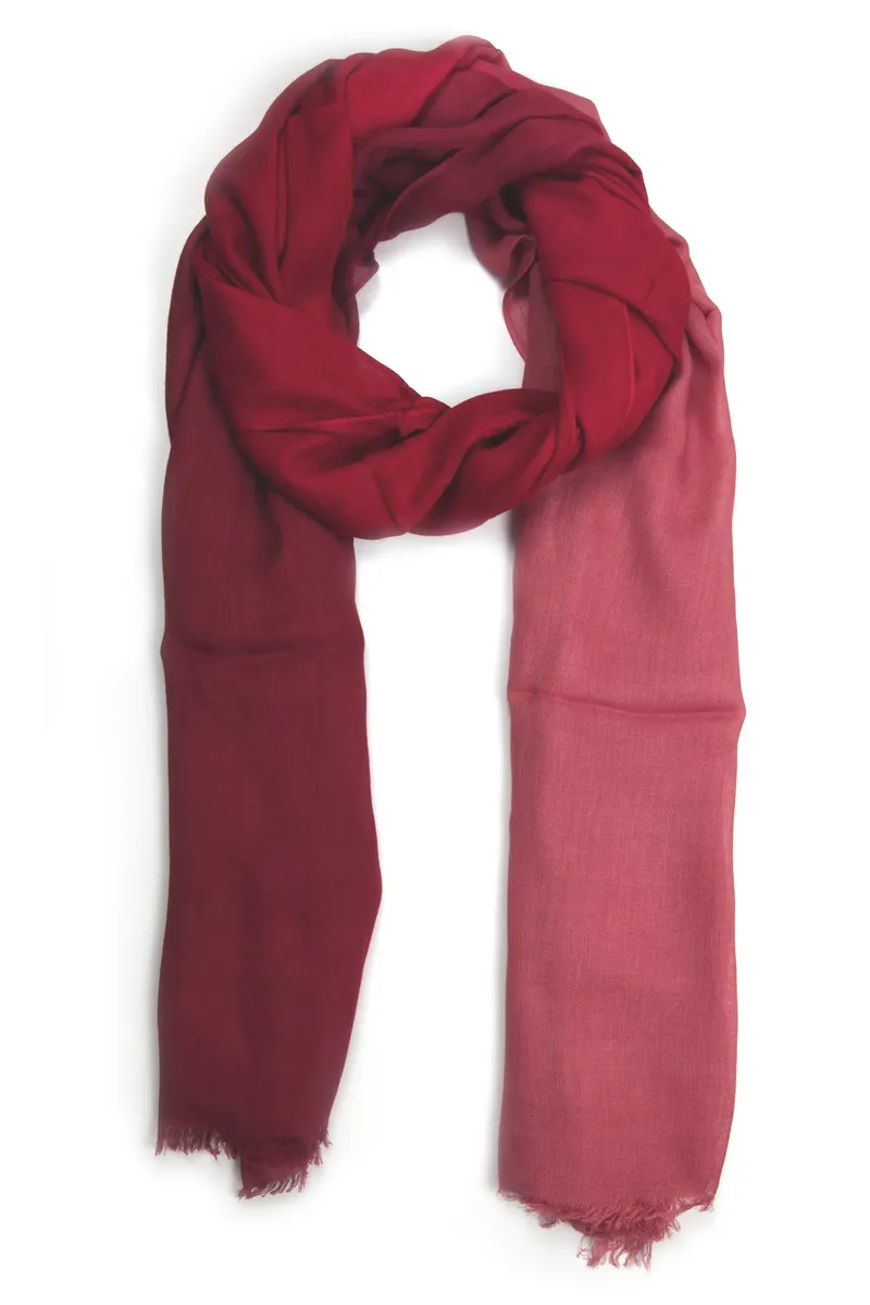 COLLEZIONE ALESSANDRO модный шарф "Danai" с великолепными градиентными цветами, красный
COLLEZIONE ALESSANDRO модный шарф "Danai" с великолепными градиентными цветами, красный