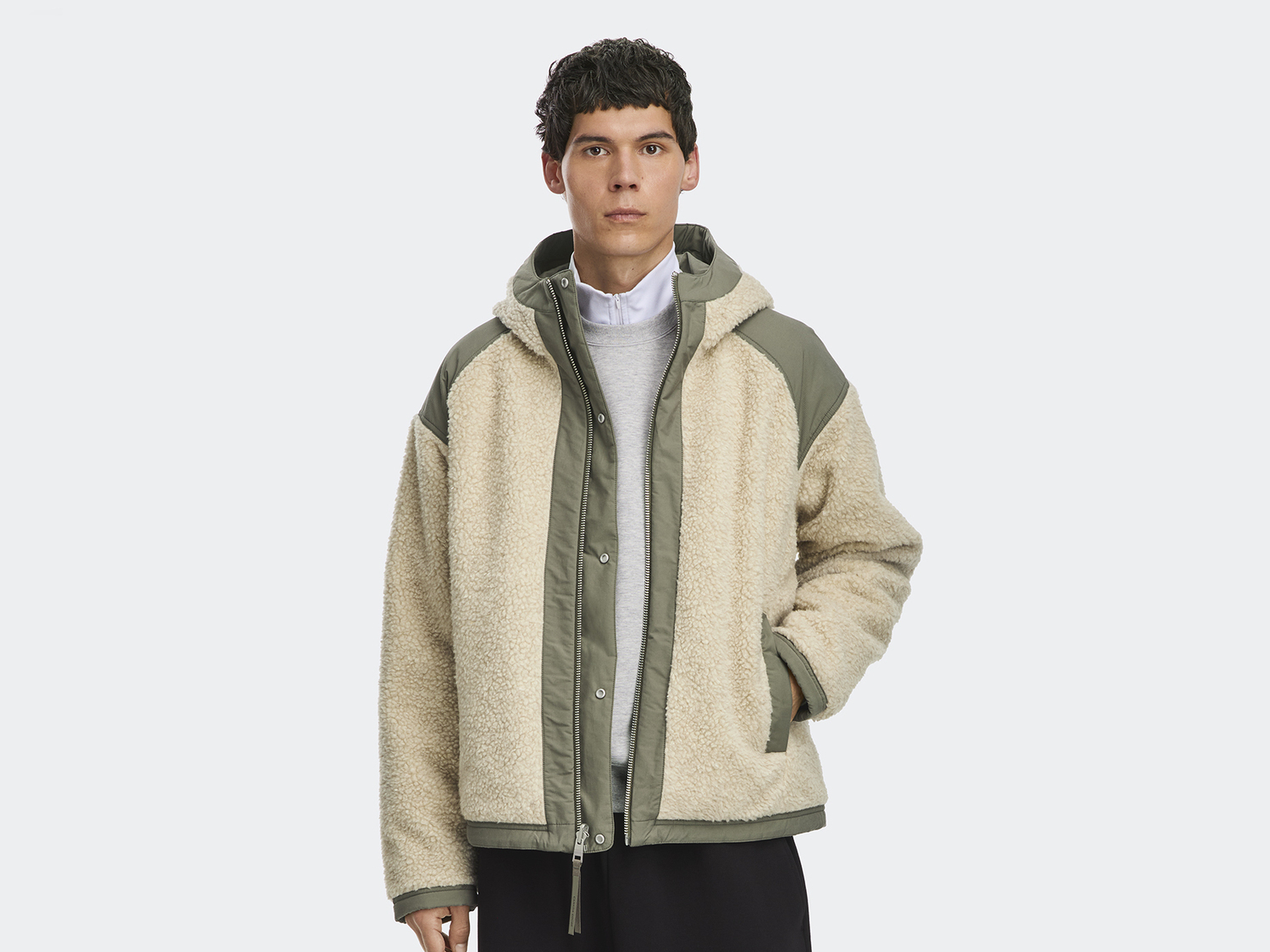 Бомбер Canada Goose Men's Alberni Reversible Fleece, Light Tan/Smokey Sage
Бомбер Canada Goose Men's Alberni Reversible Fleece, Light Tan/Smokey Sage