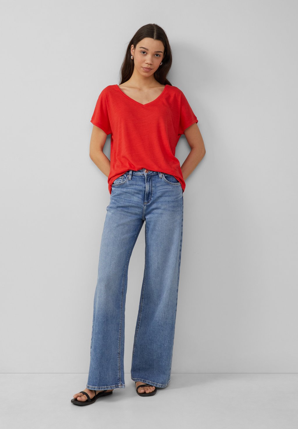 Базовая футболка QS, красный
Базовая футболка QS, красный