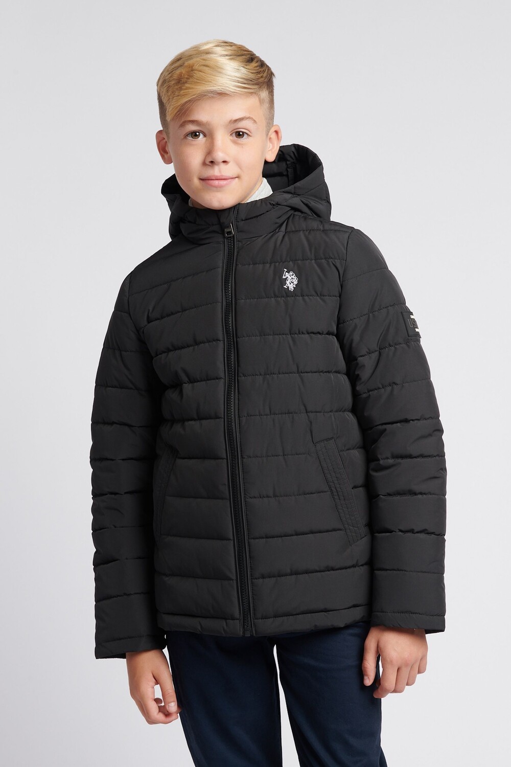 Легкая стеганая куртка с капюшоном для мальчиков U.S. Polo Assn, черный
Легкая стеганая куртка с капюшоном для мальчиков U.S. Polo Assn, черный