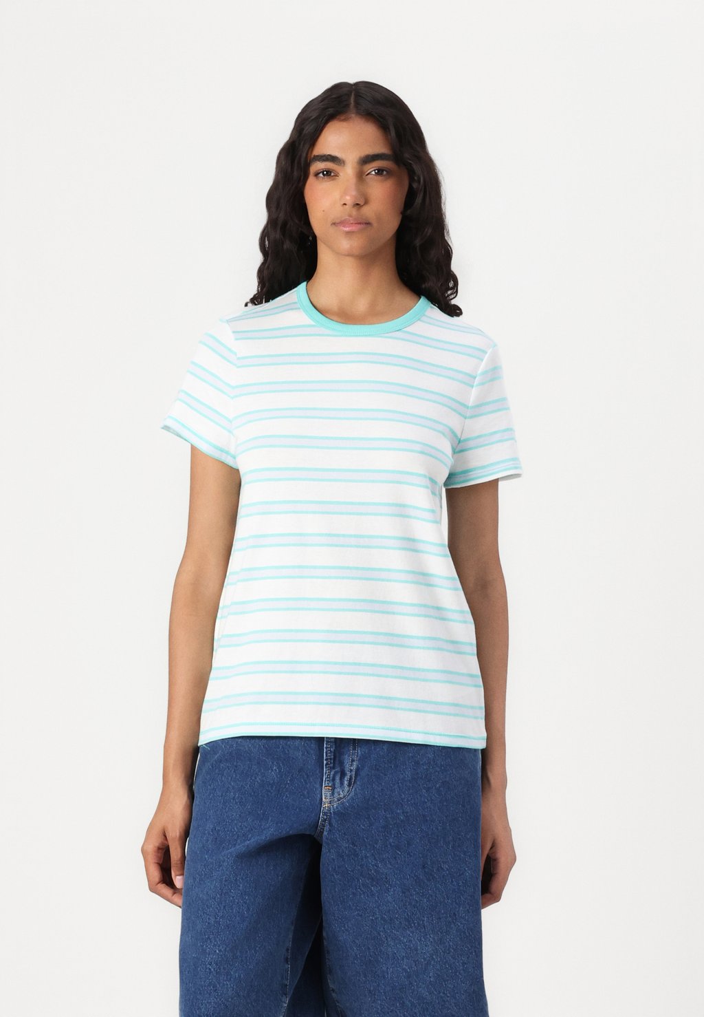 Футболка с принтом CREW STRIPE GAP, синий
Футболка с принтом CREW STRIPE GAP, синий