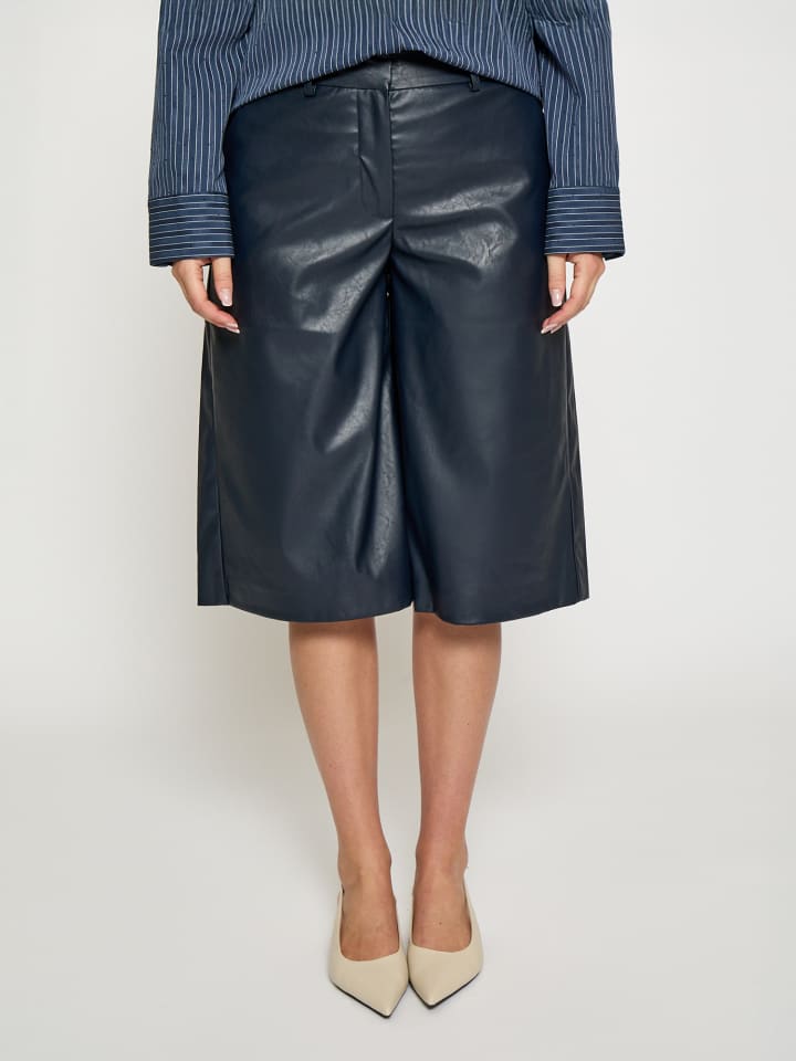 Шорты в фильме Небесный капитан minus
Шорты в фильме Небесный капитан minus