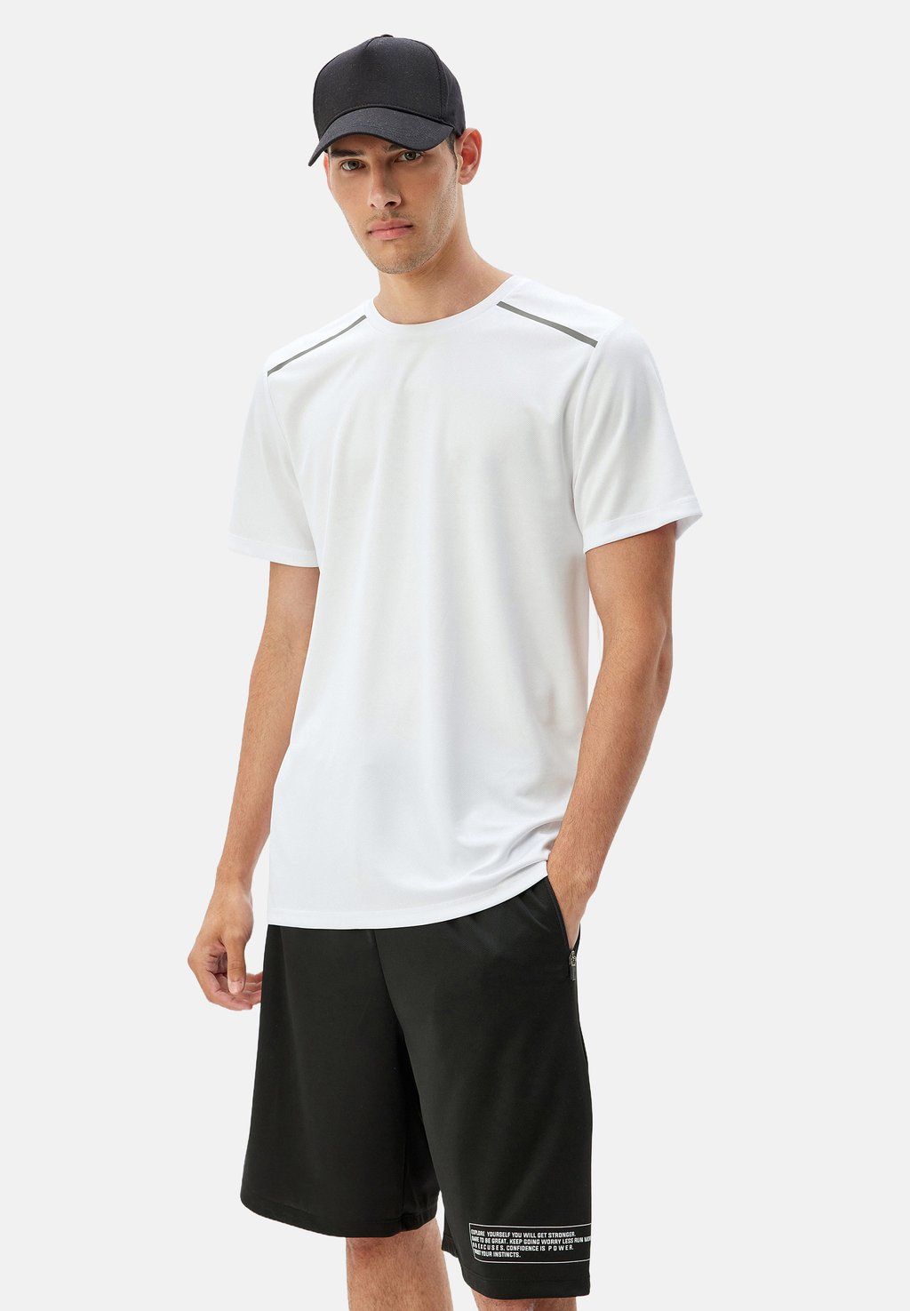 Базовая футболка Koton, белый
Базовая футболка Koton, белый