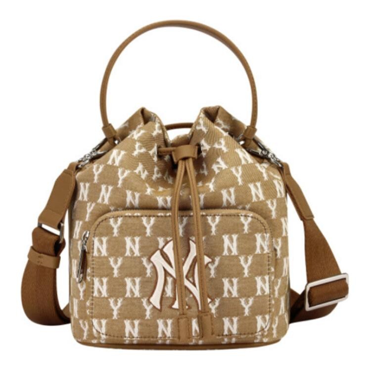 Женская сумка через плечо MLB New York Yankees, Хаки + подарочная сумка
Женская сумка через плечо MLB New York Yankees, Хаки + подарочная сумка