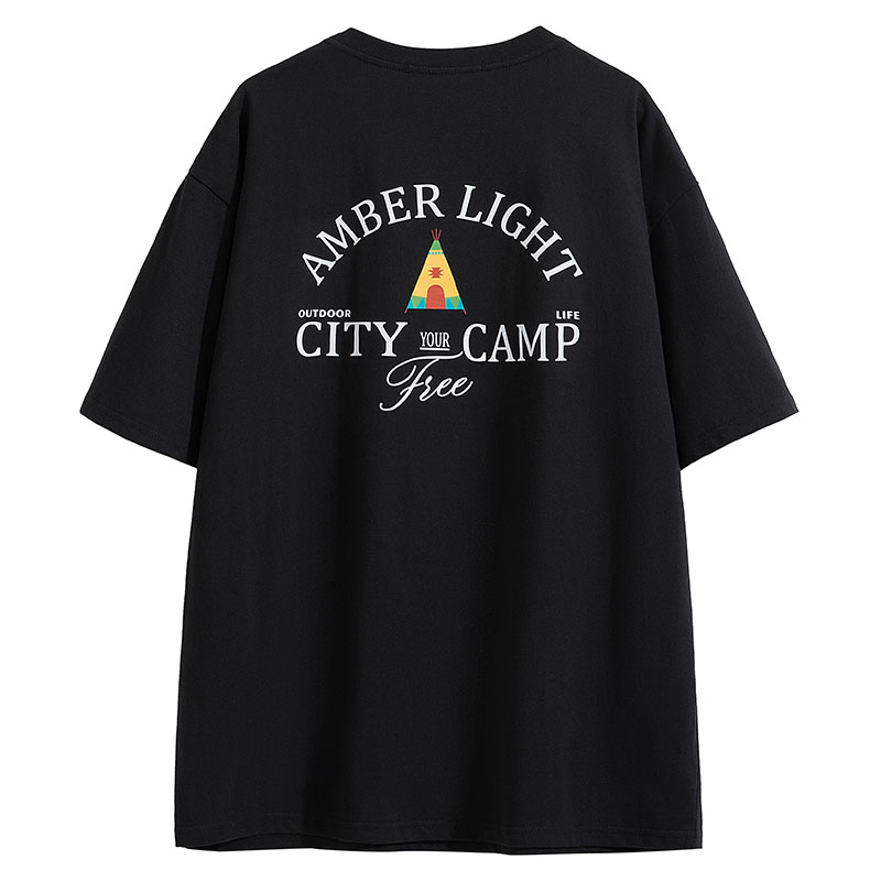 Футболка унисекс AMBER LIGHT, черная (с брендовым колье)
Футболка унисекс AMBER LIGHT, черная (с брендовым колье)