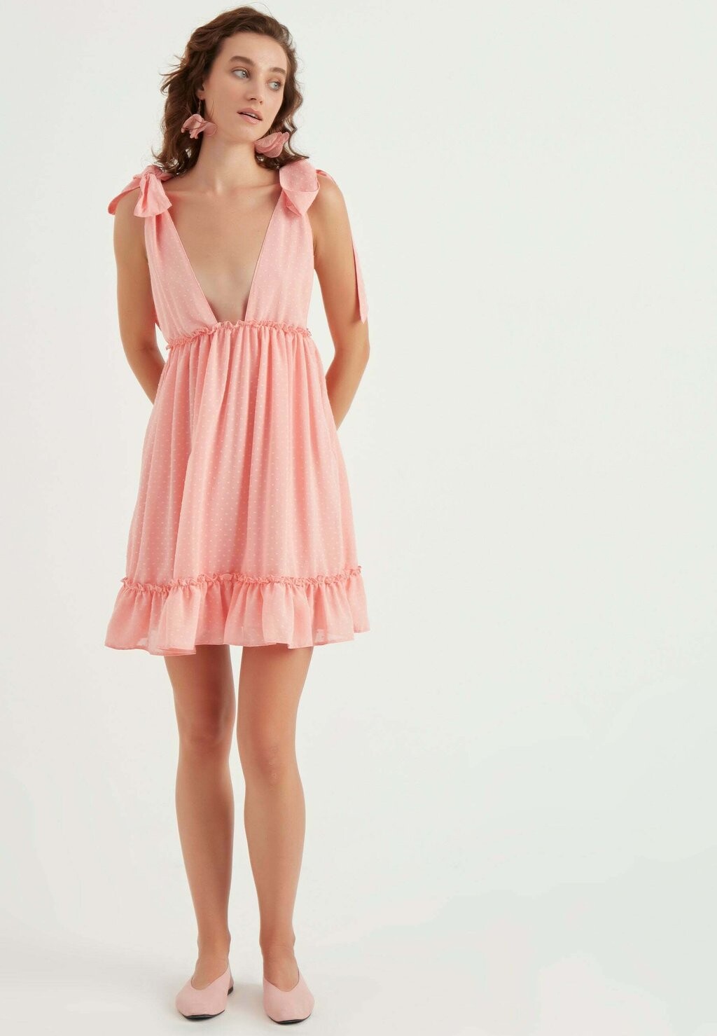 Повседневное платье RUFFLE DRESS Chiquelle, розовый
Повседневное платье RUFFLE DRESS Chiquelle, розовый