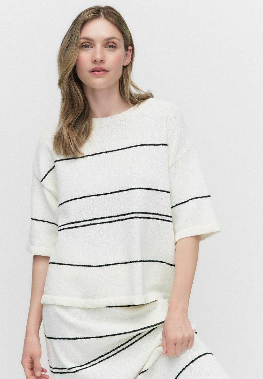 Футболка с принтом GIA KNITTED TEE STOCKH LM Studio, кремовый 
Футболка с принтом GIA KNITTED TEE STOCKH LM Studio, кремовый