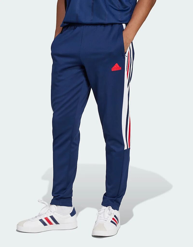 Дом наций Тиро упаковывает брюки в команде темно-синий 2 / белый / ставка adidas
Дом наций Тиро упаковывает брюки в команде темно-синий 2 / белый / ставка adidas
