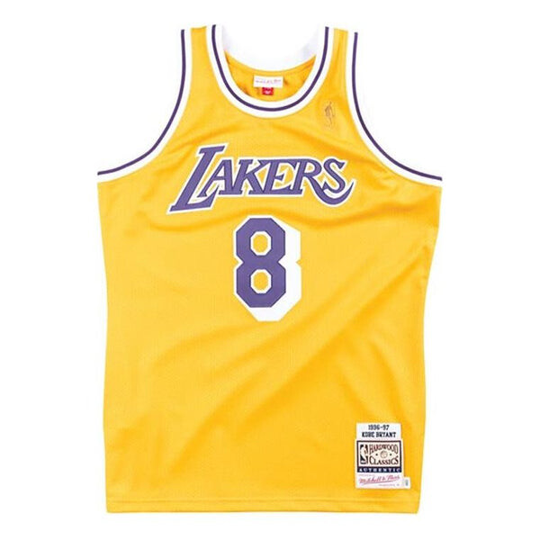 Майка Mitchell & Ness NBA Authentic Jersey 'Los Angeles Lakers - Kobe Bryant 1996-97', желтый
Майка Mitchell & Ness NBA Authentic Jersey 'Los Angeles Lakers - Kobe Bryant 1996-97', желтый