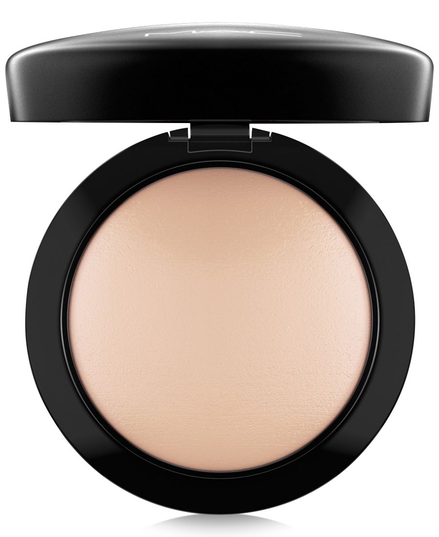 Минеральная пудра для лица Skinfinish Natural Face Powder MAC, цвет light plus
Минеральная пудра для лица Skinfinish Natural Face Powder MAC, цвет light plus