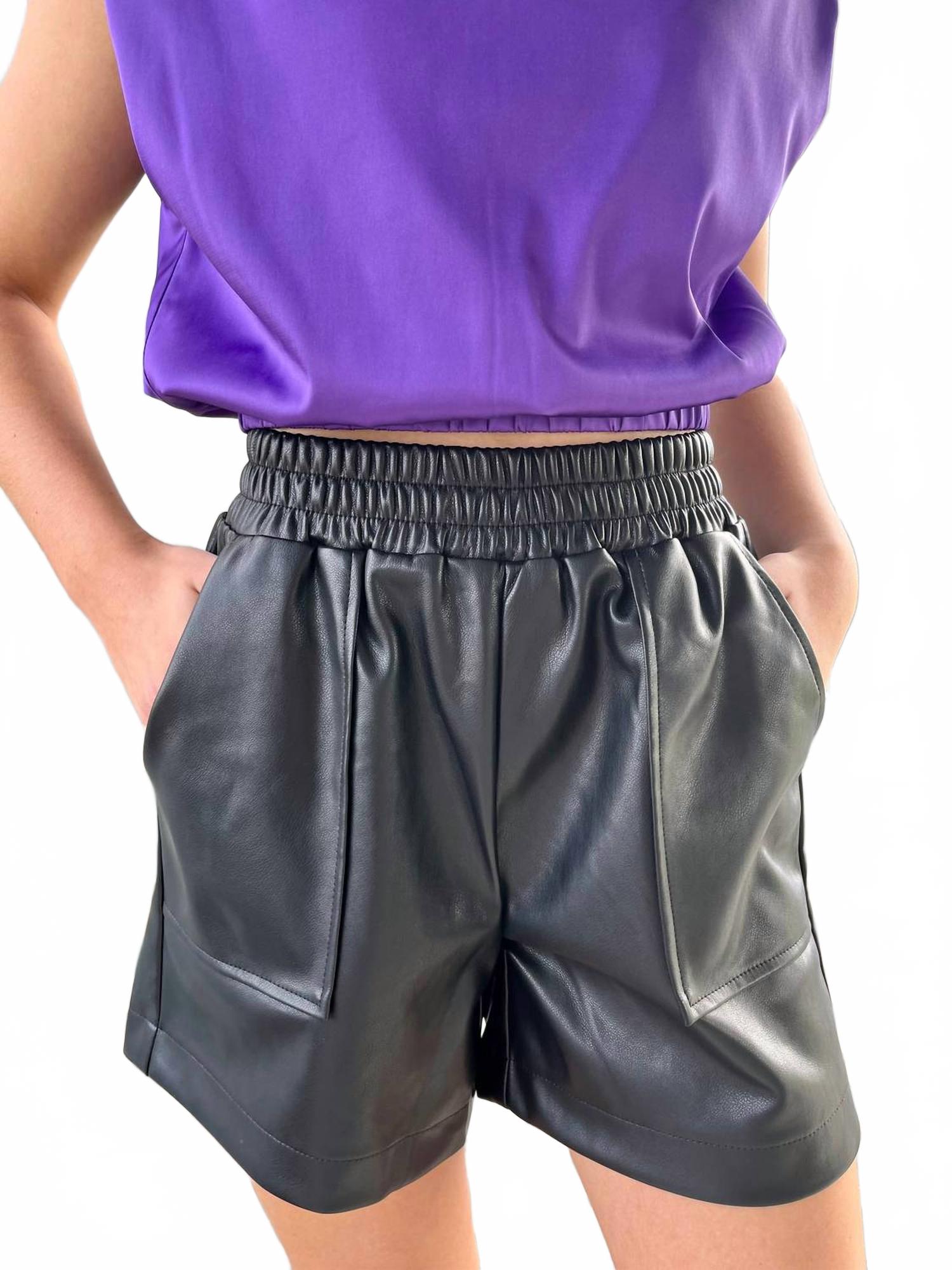 Tyson Шорты из веганской кожи черные DOLCE CABO
Tyson Шорты из веганской кожи черные DOLCE CABO