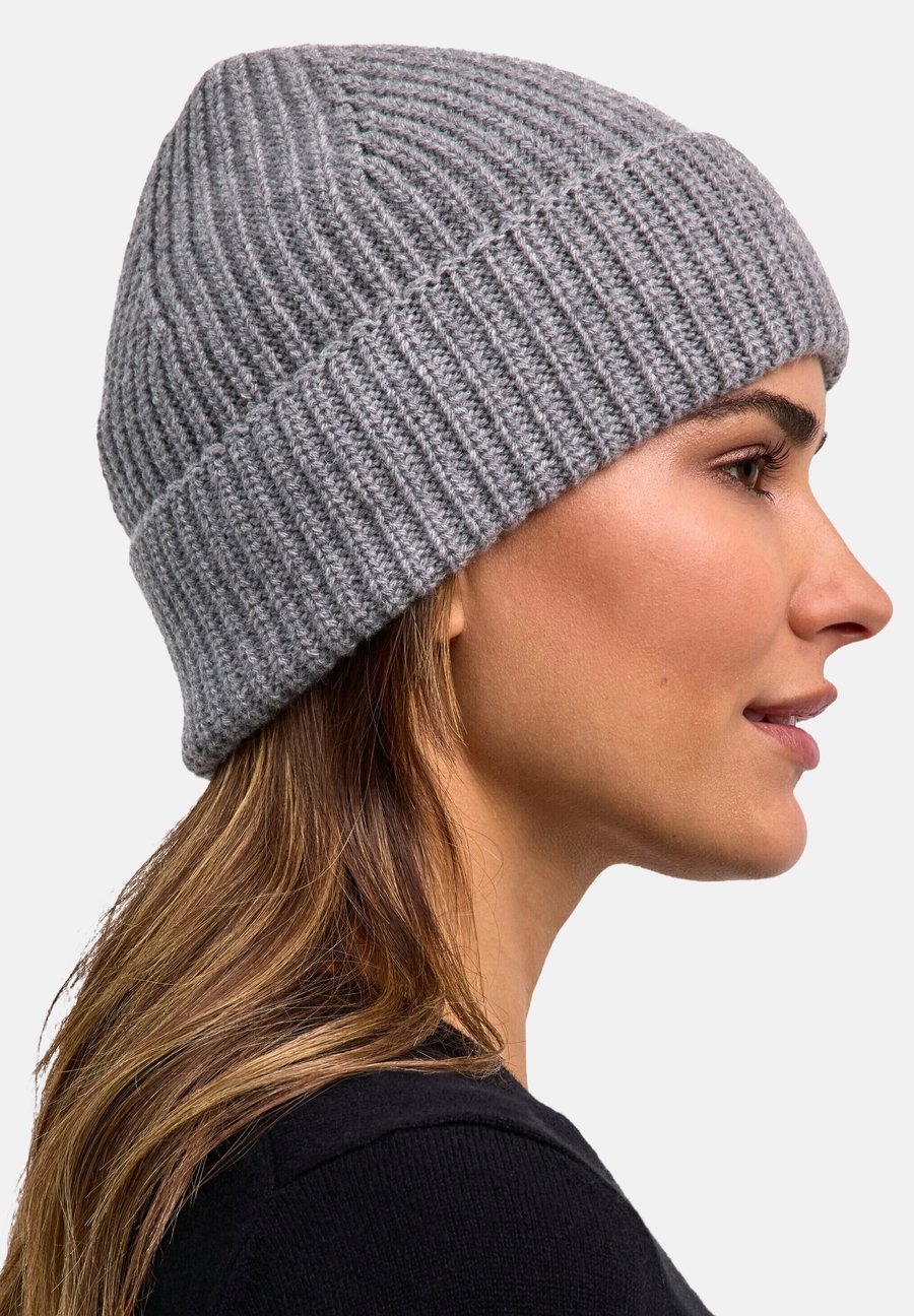 Шапка FALKE Beanie, M Grey Mel/Grey
Шапка FALKE Beanie, M Grey Mel/Grey