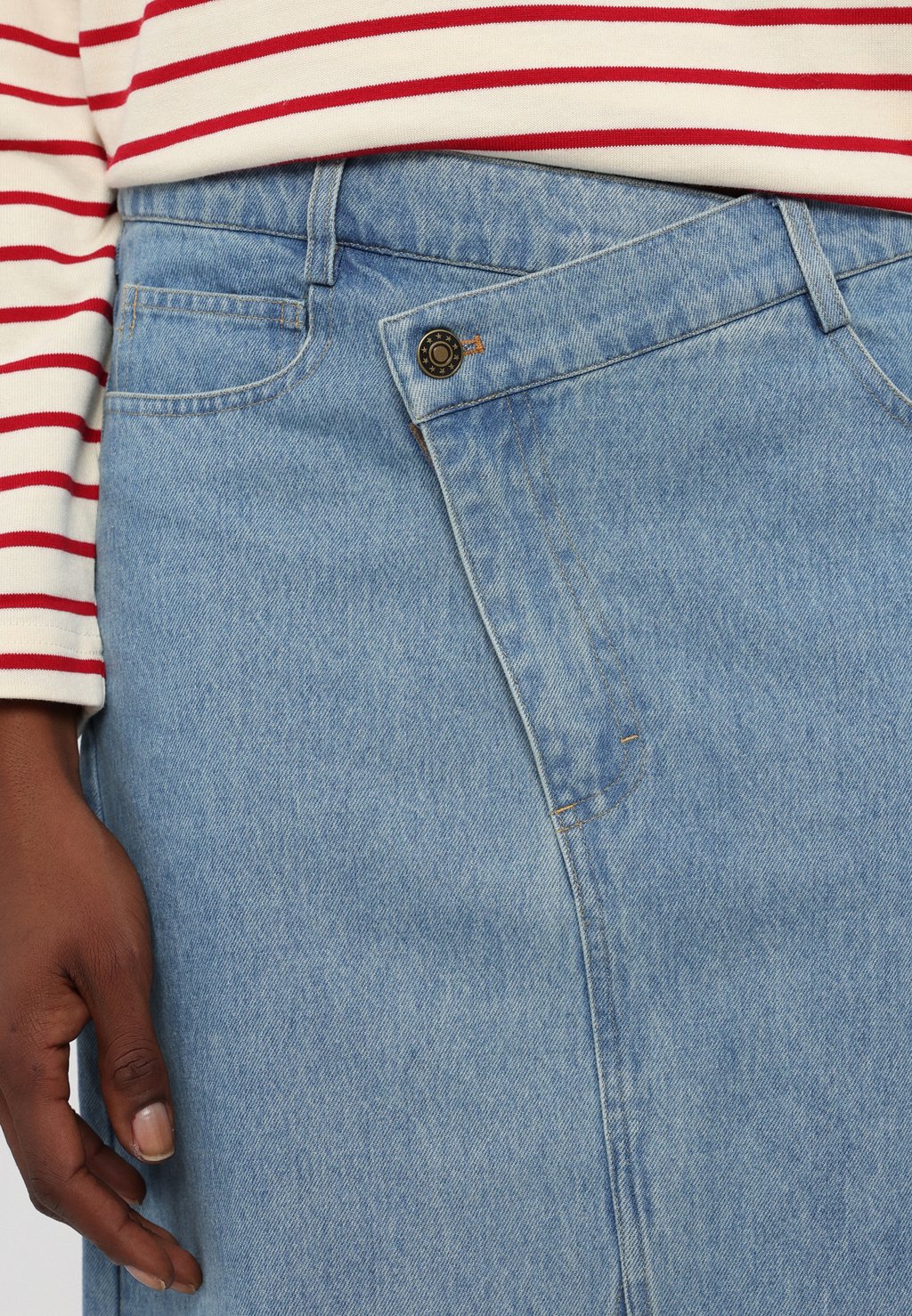 Юбка из денима MILES MIDI SKIRT DESIGNERS REMIX, синий деним
Юбка из денима MILES MIDI SKIRT DESIGNERS REMIX, синий деним