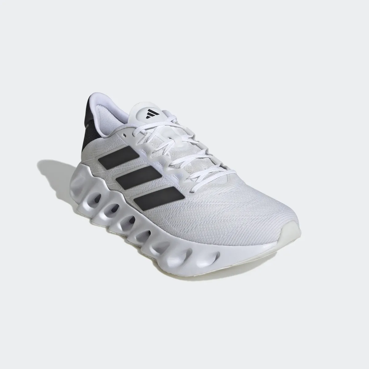 Кроссовки adidas Performance "ADIDAS SWITCH FWD 2", цвет Cloud White / Core Black / Dash Grey
Кроссовки adidas Performance "ADIDAS SWITCH FWD 2", цвет Cloud White / Core Black / Dash Grey