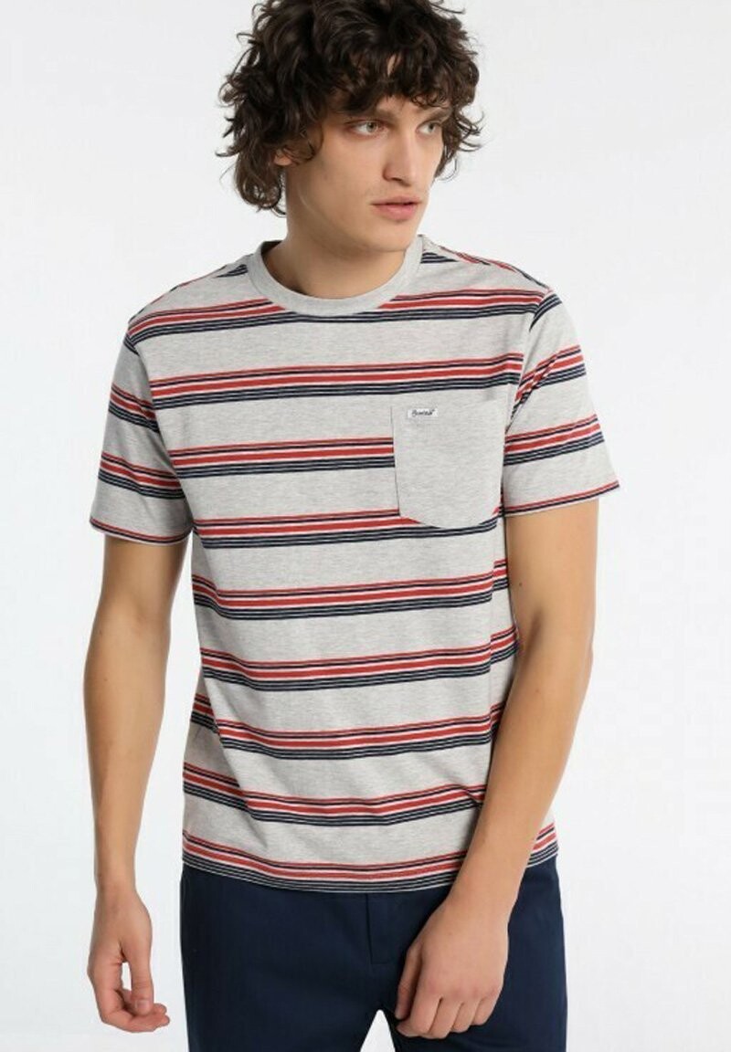 Футболка с принтом MIT KURZEN ARMELN UND STREIFEN UND G BENDORFF, серый
Футболка с принтом MIT KURZEN ARMELN UND STREIFEN UND G BENDORFF, серый