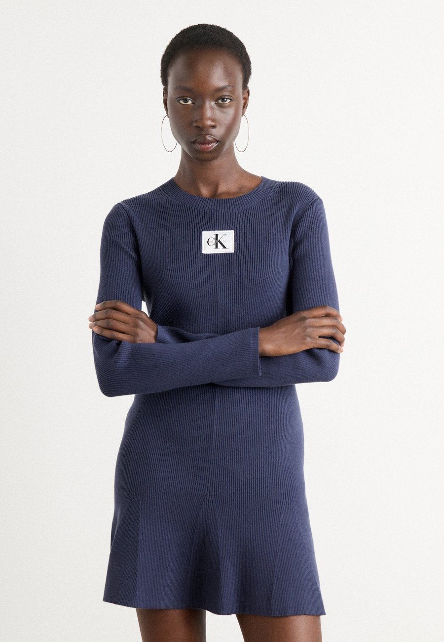 Платье Calvin Klein Jeans FIT AND FLARE MINI DRESS, Inkwell/Light Blue
Платье Calvin Klein Jeans FIT AND FLARE MINI DRESS, Inkwell/Light Blue