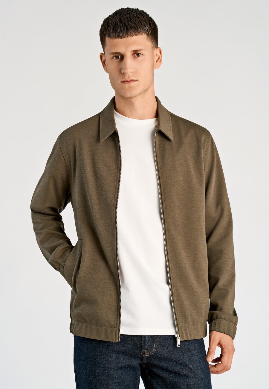 Куртка Junk De Luxe SUPERFLEX ZIP-THROUGH , True Army/Khaki
Куртка Junk De Luxe SUPERFLEX ZIP-THROUGH , True Army/Khaki