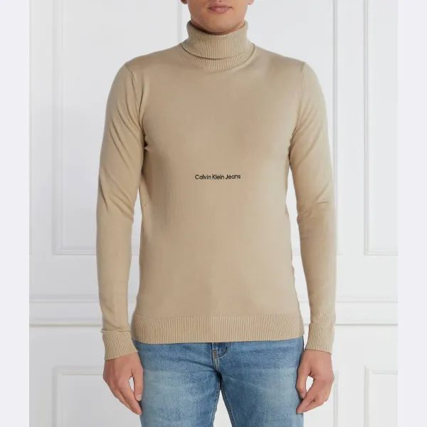 Водолазка стандартного кроя с высоким воротником Calvin Klein, бежевый
Водолазка стандартного кроя с высоким воротником Calvin Klein, бежевый