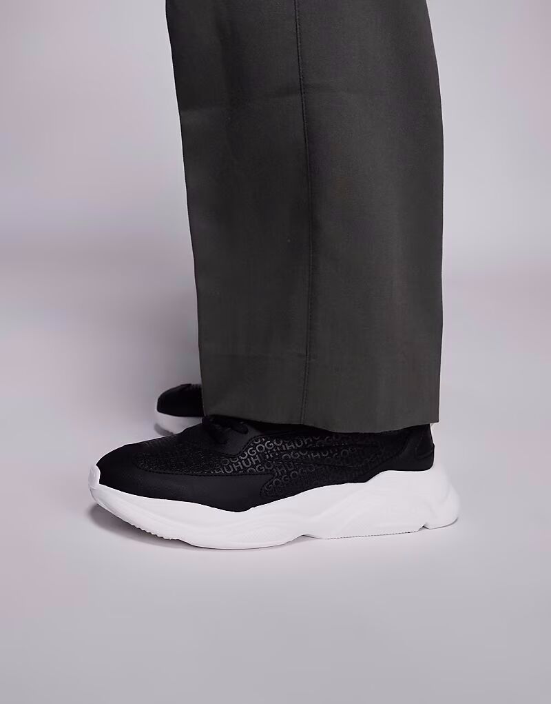 Кроссовки для бега HUGO RED Leon с монограммой и логотипом черного цвета
Кроссовки для бега HUGO RED Leon с монограммой и логотипом черного цвета