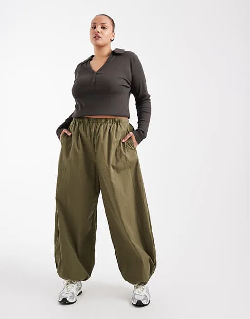 Брюки цвета хаки без застежек из смеси хлопка и нейлона ASOS DESIGN Curve
Брюки цвета хаки без застежек из смеси хлопка и нейлона ASOS DESIGN Curve